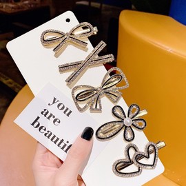 Korean Style Internet Celebrity Mini Claw Clip / Classic Half-Up Hair Clip - Petite Style One Size / 4 Plum Blossom 20ea