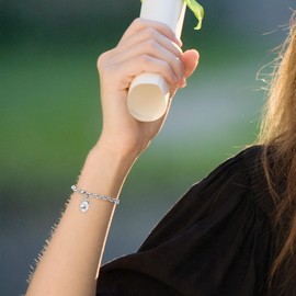 IEFWELL 2025 Graduation Gifts, Graduation Charm Bracelets Class of 2025 Bracelet Graduations Gifts Inspirational Gift for Women Bracelet Graduations Gift for Her(K)