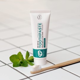 Green People, Fresh Mint Toothpaste with Fluoride, 75ml, Certified Organic Ingredients, Cruelty-Free, SLS-Free and Suitable for Vegans.