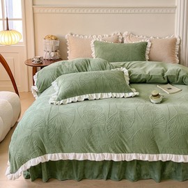LILYPEACH 3pcs Milky Velvet French Style Ruffled Duvet Cover Set, Solid Green Autumn and Winter Bedding Set, Soft Warm and Eco-Friendly Quilt Cover, for Bedroom, Guest Room (Green, King)