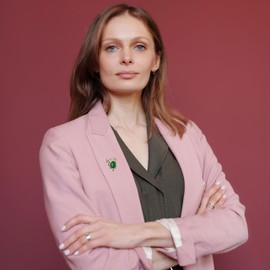 EMEGCY Emerald Bow Brooch Pin Green Rhinestone Crystal Bowknot Brooches Pins 18k Gold Plated Christmas Brooch May Birthstone Jewelry Dress Accessories for Women