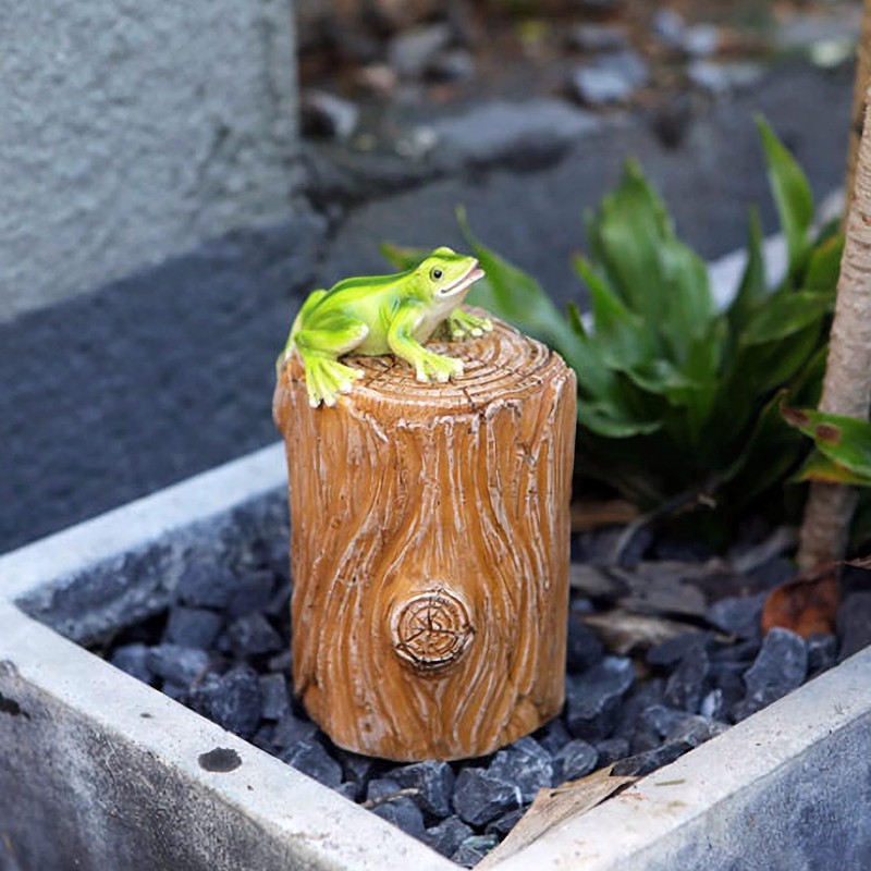 Niwhydi Outdoor Key Hider - Green Resin Frog Stump Key