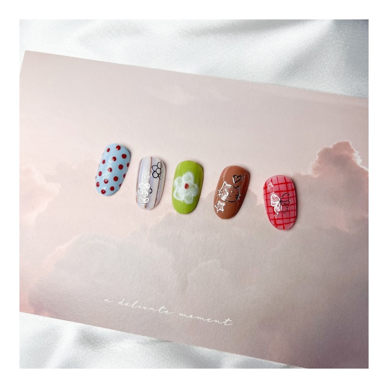 Cat, flower and checkered nail - round / 고양이와 꽃과