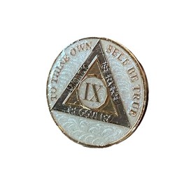 9 Year AA Medallion Opulent Pearl Swirl Tri-Plate Sobriety Chip Serenity Prayer Back