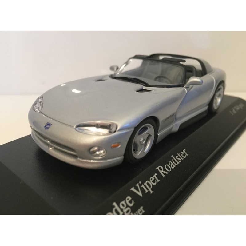 MINICHAMPS 430144034 - Dodge Viper Cabriolet, Maßstab: 1:43, Silber