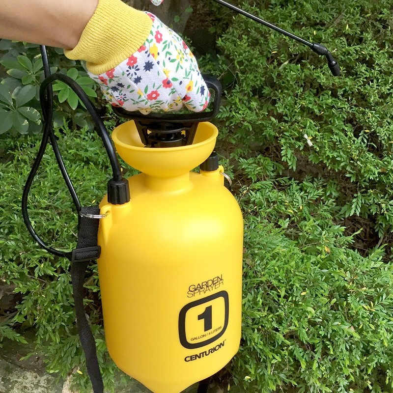 Centurion 842 1 Gallon Sprayer, Yellow