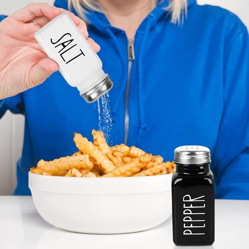 Pack of 2 Salt and Pepper Shaker Salt and Pepper