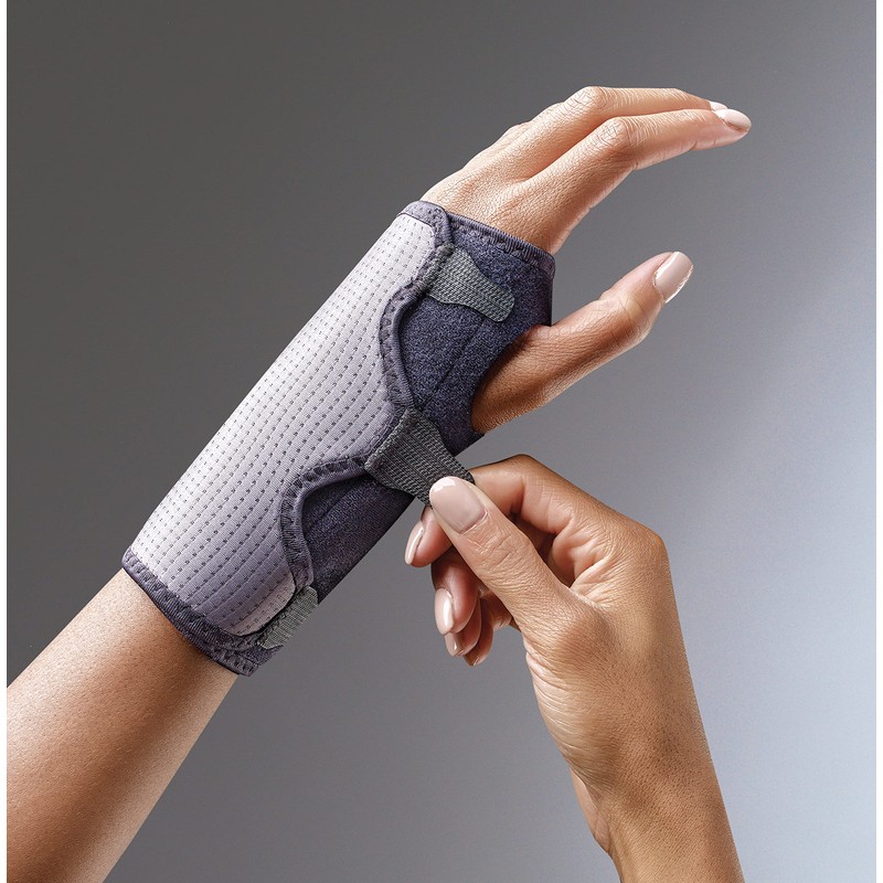 FUTURO Wrist Splint - Stabilising and Support for Pain, Weak