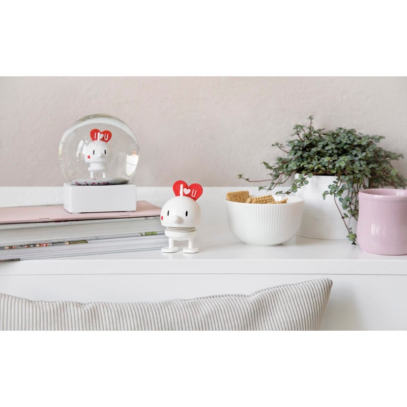 Hoptimist Baby Bumble LOVE white: Dekorationsfigur aus hochglanz Kunststoff