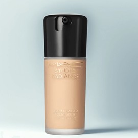 vein MAC Studio Radiance Serum Power Foundation 30ml N12, 1 piece / 맥 스튜디오 래디언스 세럼 파워 파운데이션 30ml N12, 1개