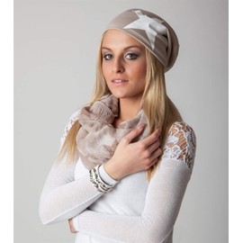 styleBREAKER Unisex Fabric Beanie Hat with Star Print, Stretch Slouch Long Beanie 04024038, red/white