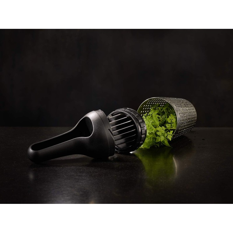 Rösle Nutmeg grater, herbal shower.