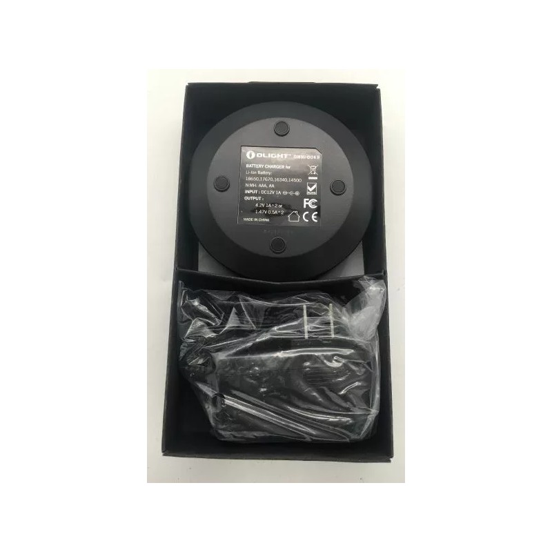 OLIGHT UNIVERSAL RECHARGEABLE BATTERY CHARGER LI-ION 18650,17670,16