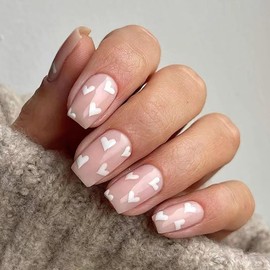 White Heart Press on Nails Short Square Valentines Nails 24pcs Nude Fake Nails with Glue Glossy Acrylic Nails Supply Valentines Day Heart Nails Stick on Nails for Women and Girls
