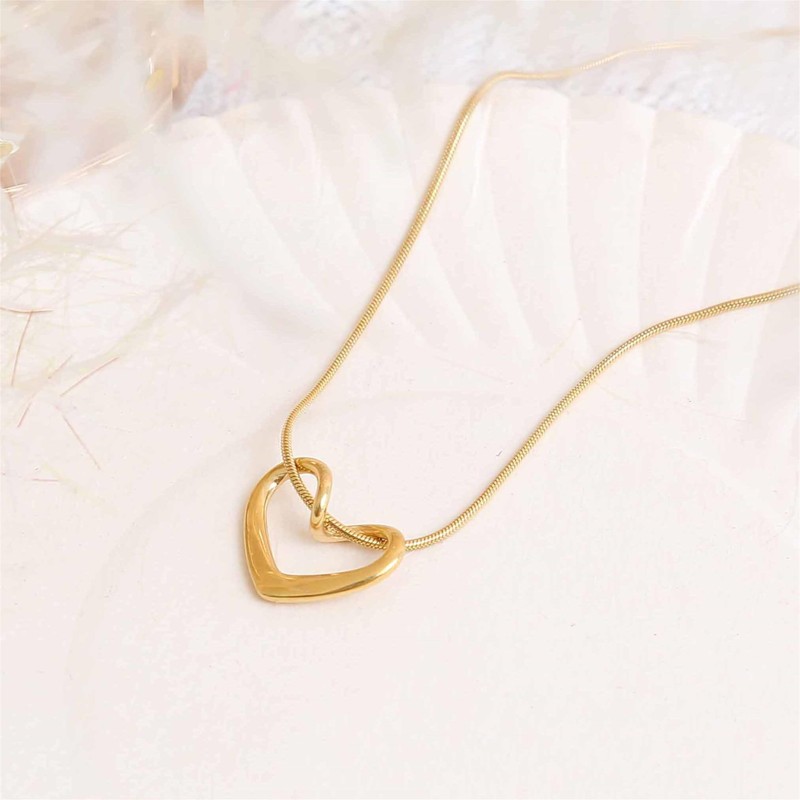 Made by Nami Heart Necklace Gold Stainless Steel Gifts for