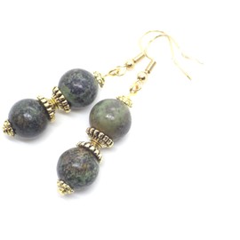 Ohrringe aus grünen natürlichen Türkisperlen und goldenen tibetischen Perlen