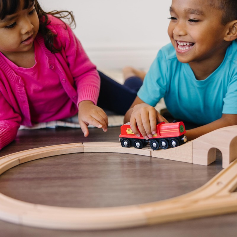 Melissa & Doug Classic Wooden Figure Eight Train Set (22