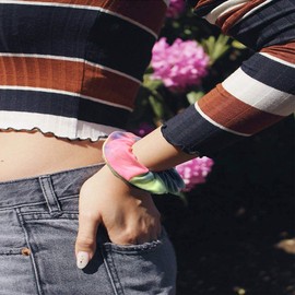 8PCS Scrunchies Tie Dye Gradient Elastic Hair Scrunchies Rainbow Hair Bands Set Ponytail Holder Traceless Ropes for Women or Girls