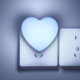 INZU Cute Night Light, Heart Night Light for Kids, LED Nightlight with Auto Dusk to Dawn Sensor, Nightlight Plug into Wall with Soft Warm Light for Bedroom, Nursery, Bathroom, Hallway (Blue)