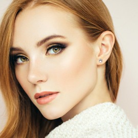 JewelryWe Flat Back Stud Earrings: Women Paw 16G Silver 316 Hypoallergenic Stainless Steel Ladies Screw-On Cartilage Helix Conch Tragus Piercing Earrings