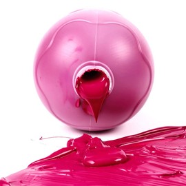 Mont Marte Discovery School Acrylic, Magenta, 1/2 Gallon (2 Liter). Ideal for Students and Artists. Excellent Coverage and Fast Drying. Pump Lid Included.