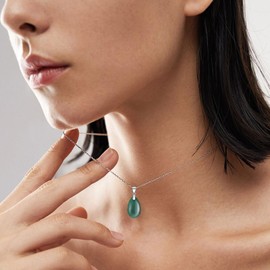 Artistone Green Aventurine Teardrop Pendant Necklace for Women, Heading Crystal Worry Stone Jewelry Gift for Birthday Mother's Days.