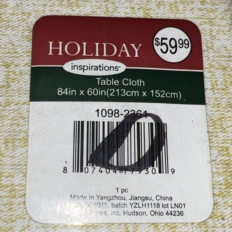 Jo-Ann Holiday Inspirations Beige Holly Berry Rectangle 60x84 Table Cloth