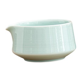 JISADER Ceramic Matcha Bowl, Traditional Tea Bowl, Cup of Utensils Tea, 560 Ml, Artisanal Matcha Mixture Bowl for Friends, Light Green