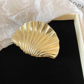 Metal Shell Claw Clip Suitable for female girls, size shell hairpin, unique jewelry ponytail Hair Clips Claw Clip Trendy Hair Accessories Women Fashion Hair Clamps Hair Accessories.