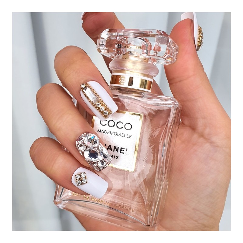 Royal White Handmade Nail Tips - Almond / 로얄 화이트