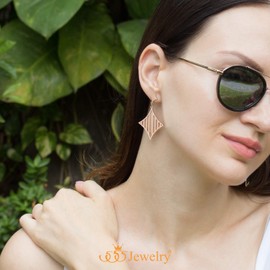 555Jewelry Sparkling Diamond Shape Stainless Steel Earrings for Women and Girls, Metal