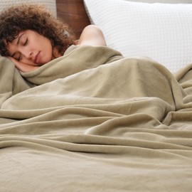 PHF Ultra Soft Fleece Blanket Twin Size, No Shed No Pilling Luxury Plush Cozy 300GSM Lightweight Twin XL Blanket for Bed, Couch, Chair, Sofa Suitable for All Season, 76" x 90", Khaki