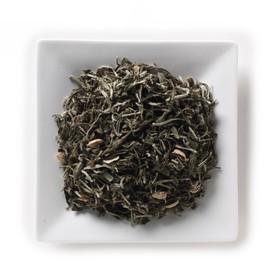 Mahamosa Flavored White Tea and Tea Infuser Set: 4 oz Chai White Tea, 1 Stainless Steel Tea Ball Infuser (Bundle- 2 items)