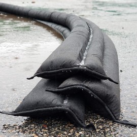 Quick Dam QD65-2 5' Barrier Water Flood Dam Bags, 2 Pack, Black