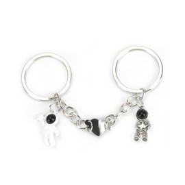 Cute Couple Moon Star Keyring, Astronaut and Moon Astronaut Keyring Set, Soul Mate Gift for Boyfriend, Husband, Girlfriend, Unique Space Keyring, Assorted colours