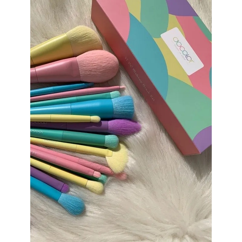Dreaming Of Unicorns - Set De 17 Brochas Maquillaje Docolor