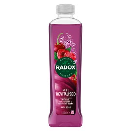 Radox Mineral Therapy Feel Revitalised Bath Soak uniquely blended with minerals, herbs and a wild cherry & raspberry scent for a soothing bubble bath 500 ml