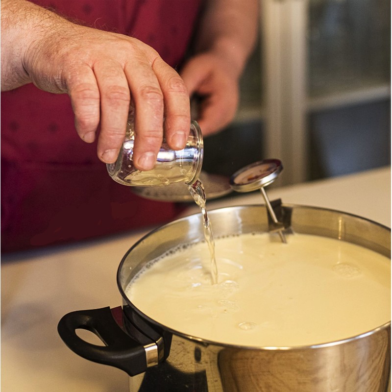 Liquid Microbial Rennet For Cheese Making, Vegetarian Milk Coagulant -