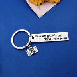 Dabihu Photographer Keyring Camera Keychain When Life Gets Blurry Adjust Your Focus Keyring Inspirational Gift for Photographers Photo Club Gift Encouragement Photography Gifts