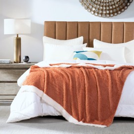 CLOUDS HUG Knit Throw Blanket for Couch - Super Soft Bed Blanket， Fluffy Fuzzy Plush Faux Fur Blankets for Sofa ，Terracota，50" x 60"