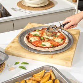 Salter Essentials Pizza Tray Set – Set of 2 Oven Trays, Non-Stick Coating, Round Baking Tray, Dishwasher Safe, Easy to Clean, Made in the UK, Durable Carbon Steel, Garlic Bread, Lightweight, PFOA-Free