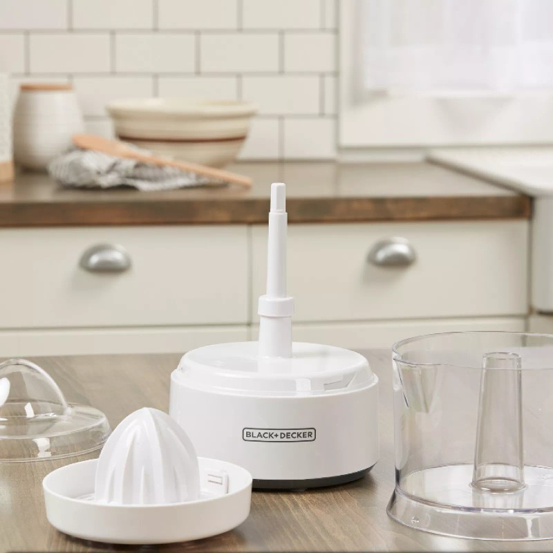 BLACK+DECKER 32oz Citrus Juicer with Self-reversing Cone White CJ650W 1