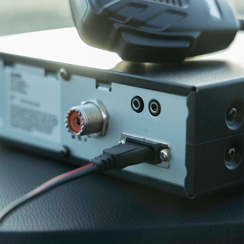 RoadPro RPPS-220 Platinum Series 12V 3-Pin Plug Fused Replacement CB