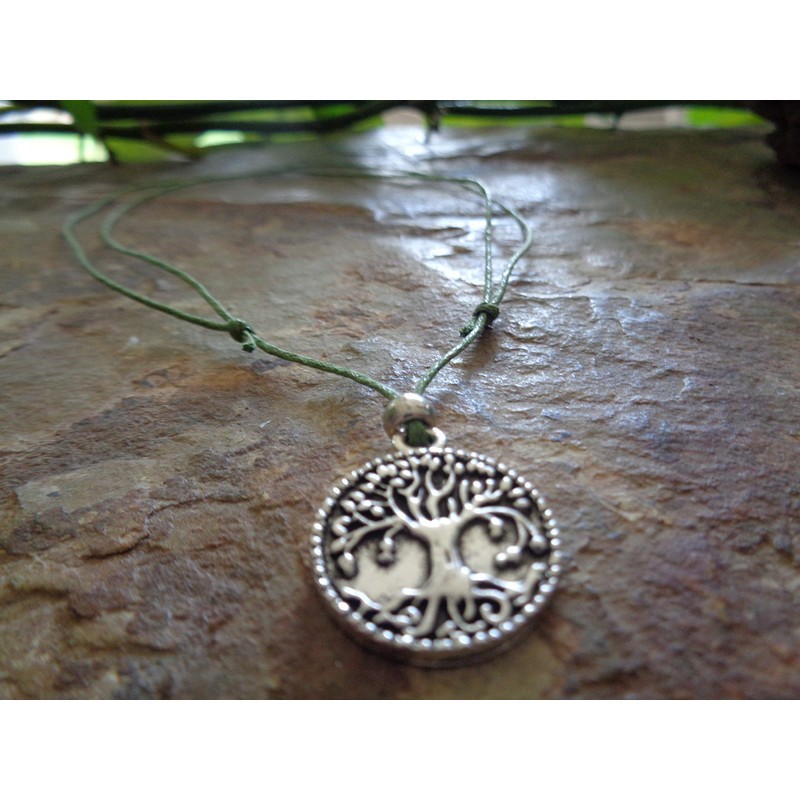 ✿ Moss green chain necklace tree of life forest disc