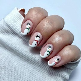 Christmas Press on Nails Short Almond Winter Fake Nails Nude Full Cover White Snowman False Nails with Designs Glossy Glue on Nails Cute Acrylic Nails Manicure Artificial Nails for Women Girls 24Pcs