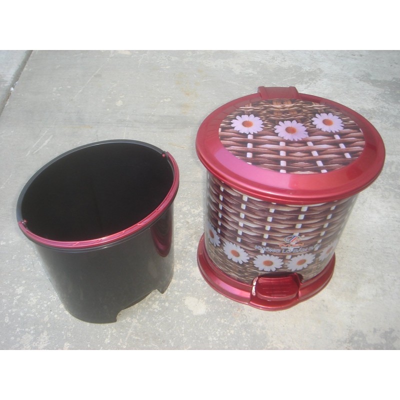 Decorative 6.5 L Oval Plastic Step Trash Can 12" Tall,