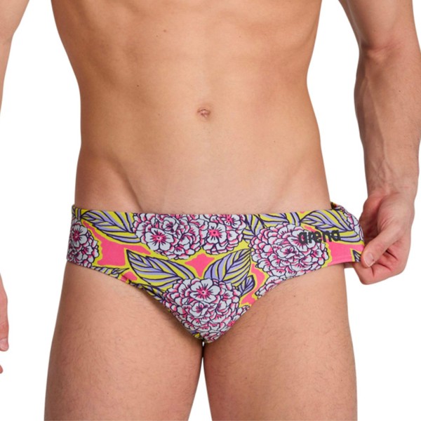 ARENA Men's Hydrangea Bouquet Swim Briefs - Athletic Training Swimwear for Men Competition and Racing Swimsuit, Pink Multi, 30