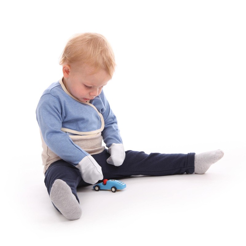 ScratchSleeves | Scratching gloves with sleeves for itchy babies |