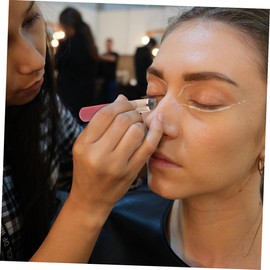 Baluue 4pcs Lipstick Applicators Portable Lip Brush for Precise Application of Lipstick Lip Gloss and Concealer Soft and Gentle Skin for Home