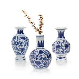 Goaste 3 Pack Small Blue and White Porcelain Vases, 5.5 Inch Tall Mini Vintage Vases, Classic Decorative Bud Vases, Chinoiserie Ceramic Vases for Home Decor, Office, Party Decoration and Events